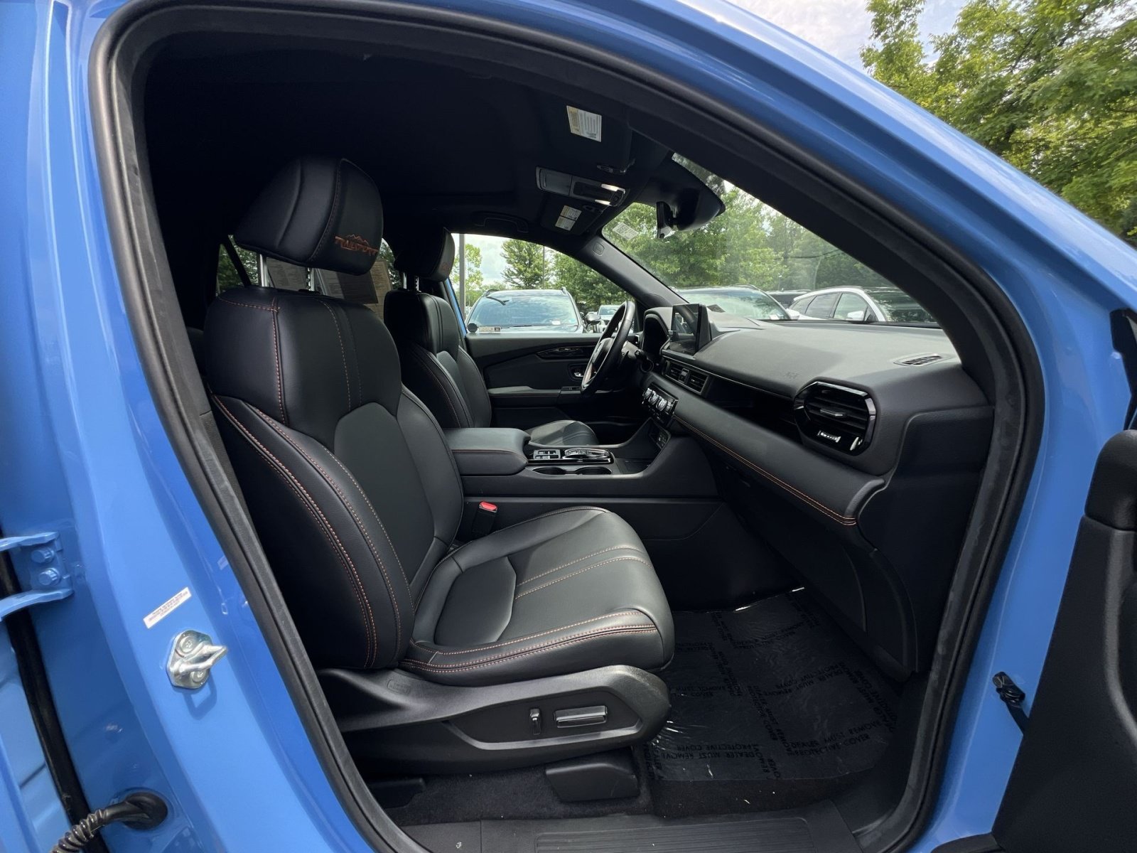Used 2025 Honda Pilot TrailSport image 35