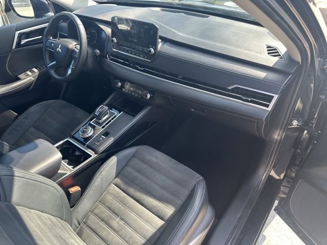 Used 2023 Mitsubishi Outlander SE image 34