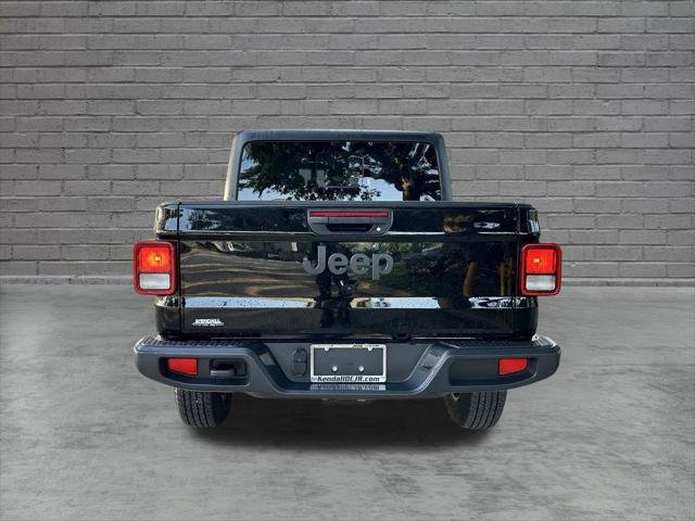 Certified 2025 Jeep Gladiator Sport AWD/4WD image 7