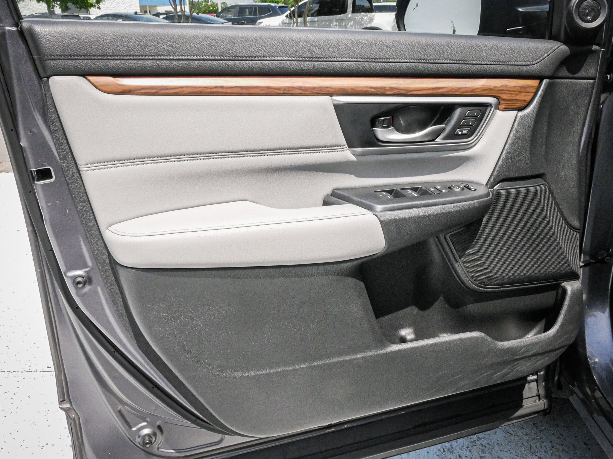 Used 2020 Honda CR-V Touring image 14