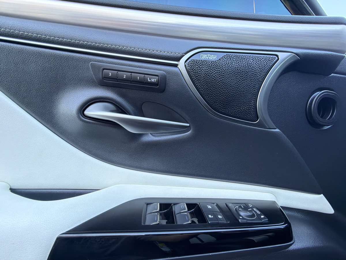 Used 2024 Lexus ES 300h F Sport w/ Accessory Package (Z1) FWD image 36