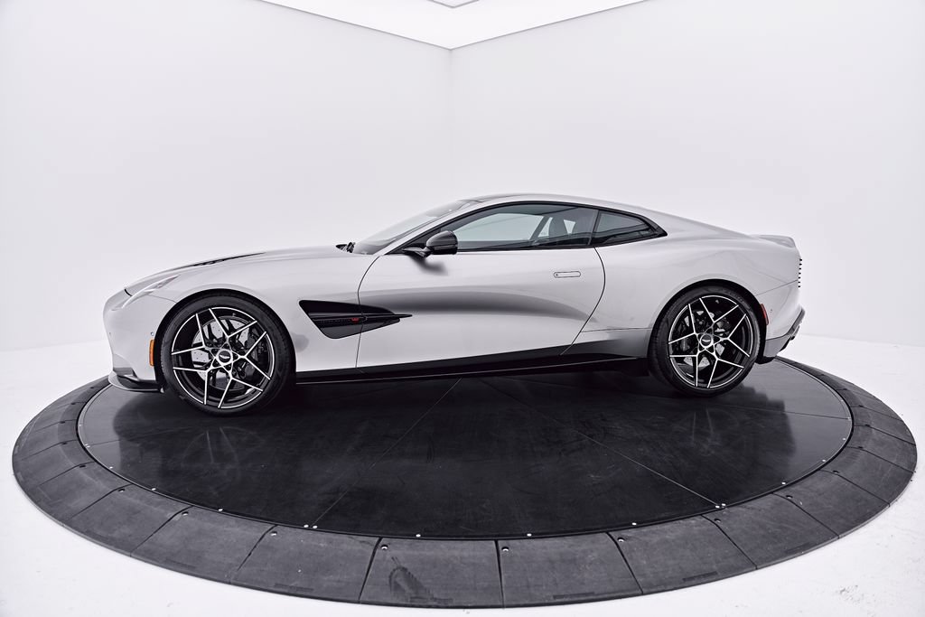 Used 2025 Aston Martin Vanquish RWD image 14