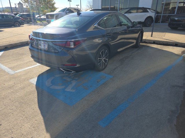 Used 2025 Lexus ES 350 w/ Premium Package FWD image 5