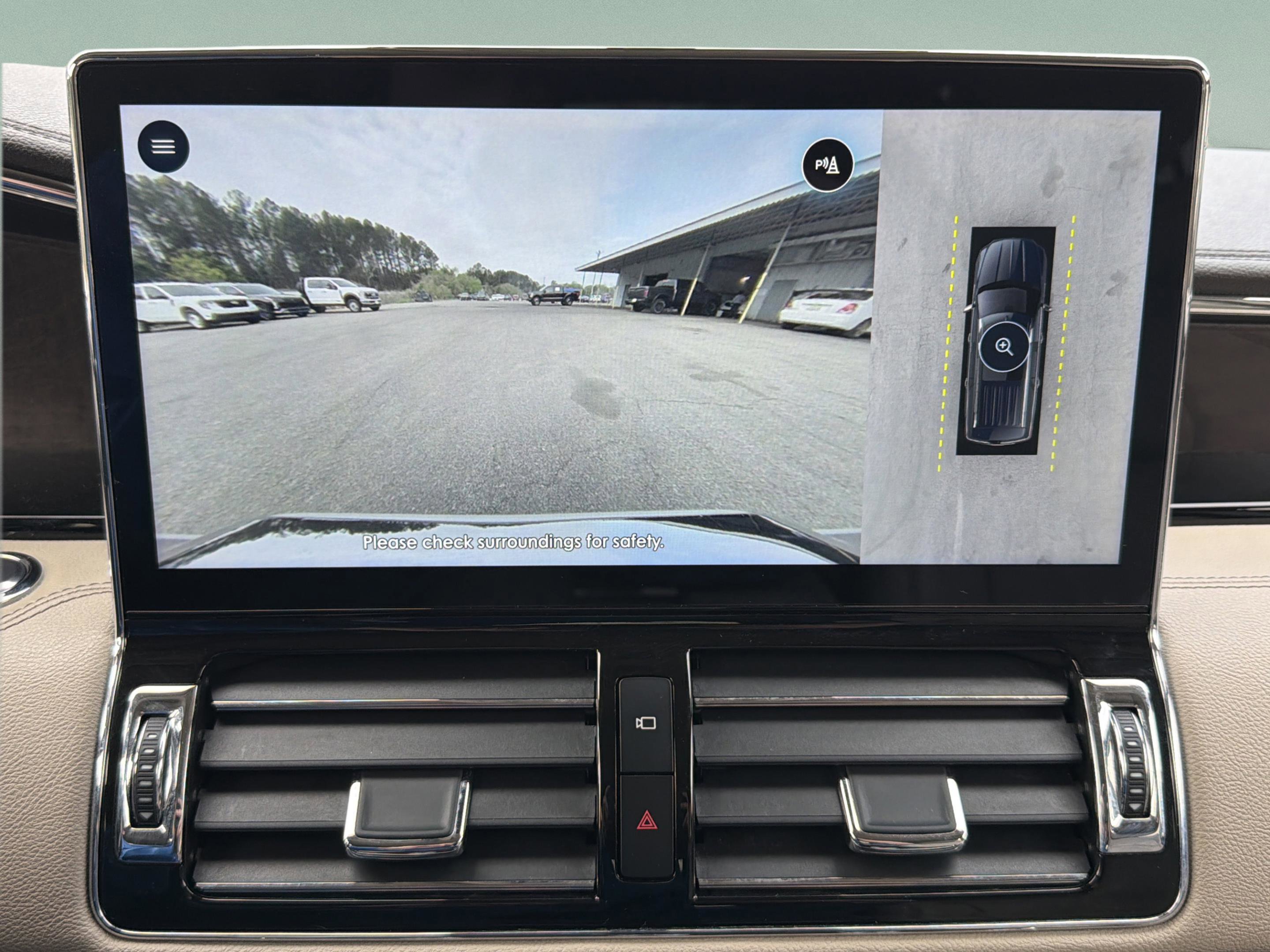 Used 2024 Lincoln Navigator Premiere image 18