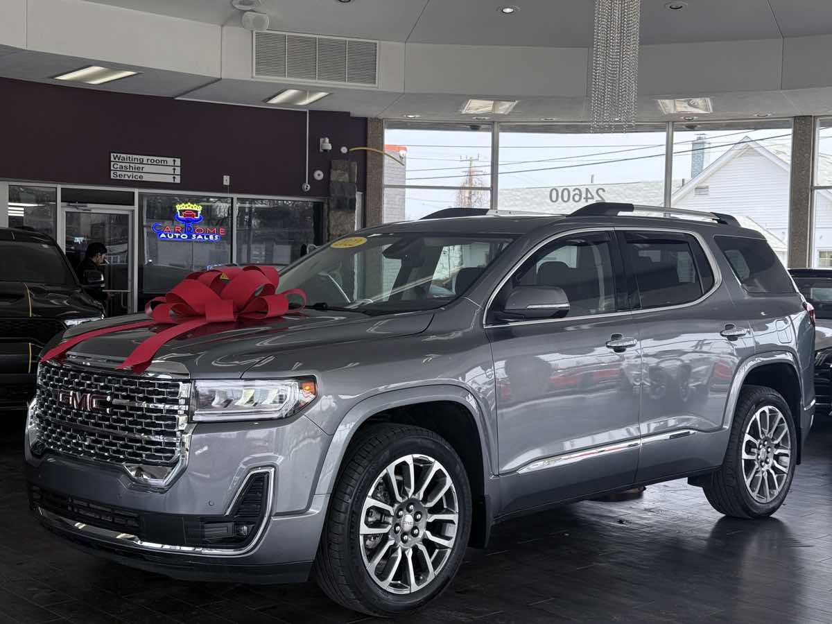 Used 2022 GMC Acadia Denali w/ Denali Ultimate Package FWD image 2