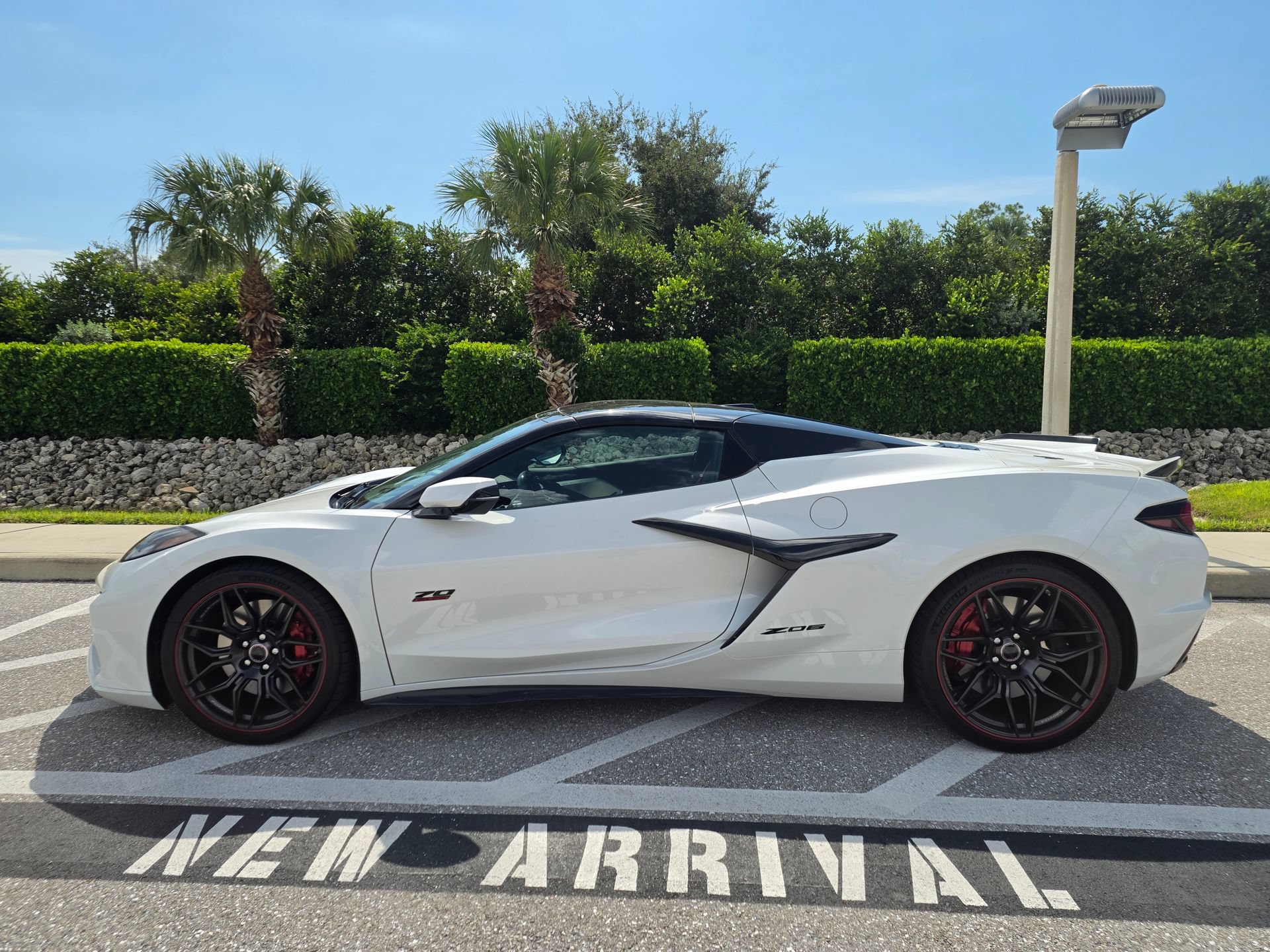 Used 2023 Chevrolet Corvette Z06 RWD image 8