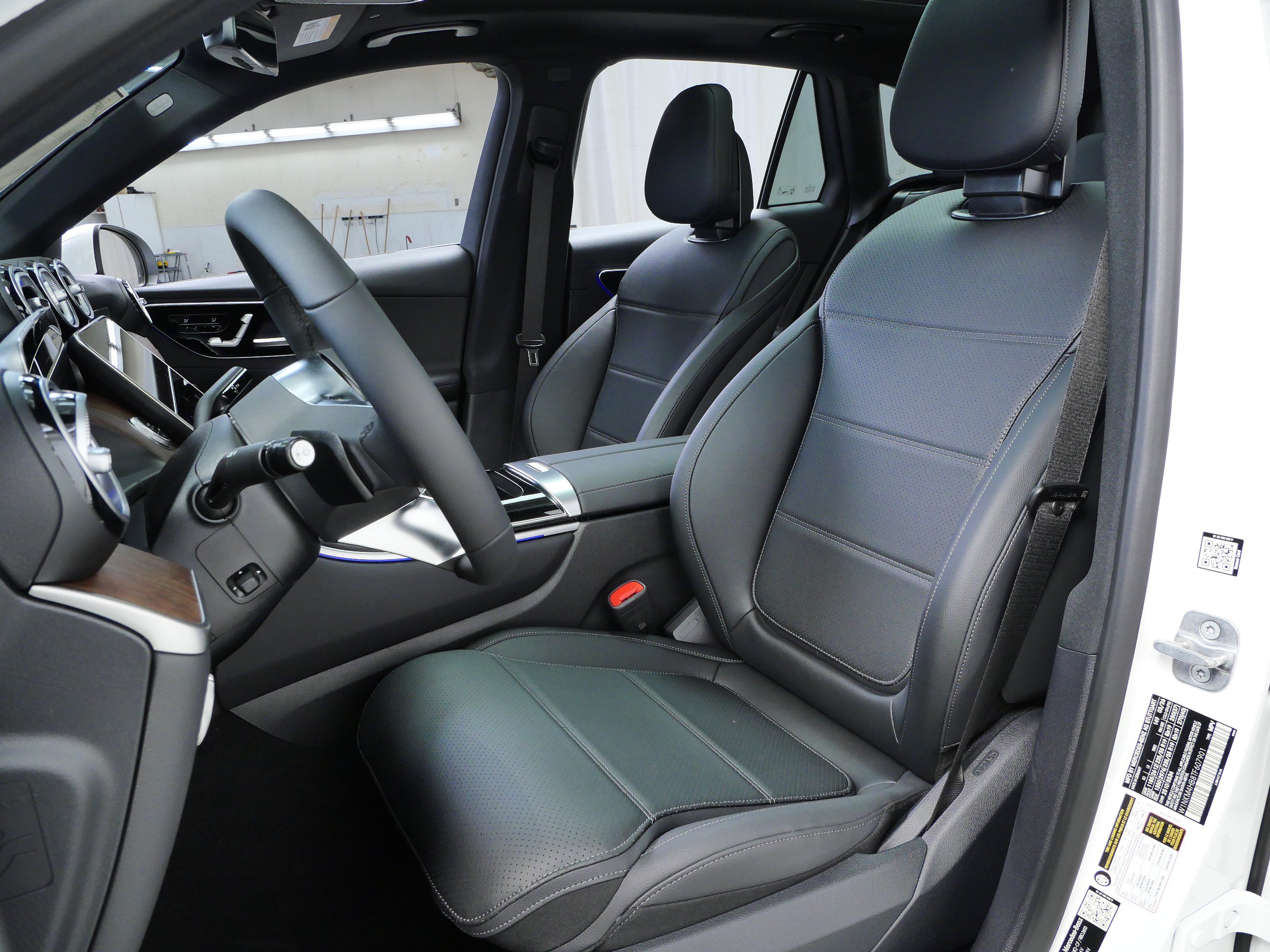 New 2026 Mercedes-Benz GLC 300 4MATIC image 2