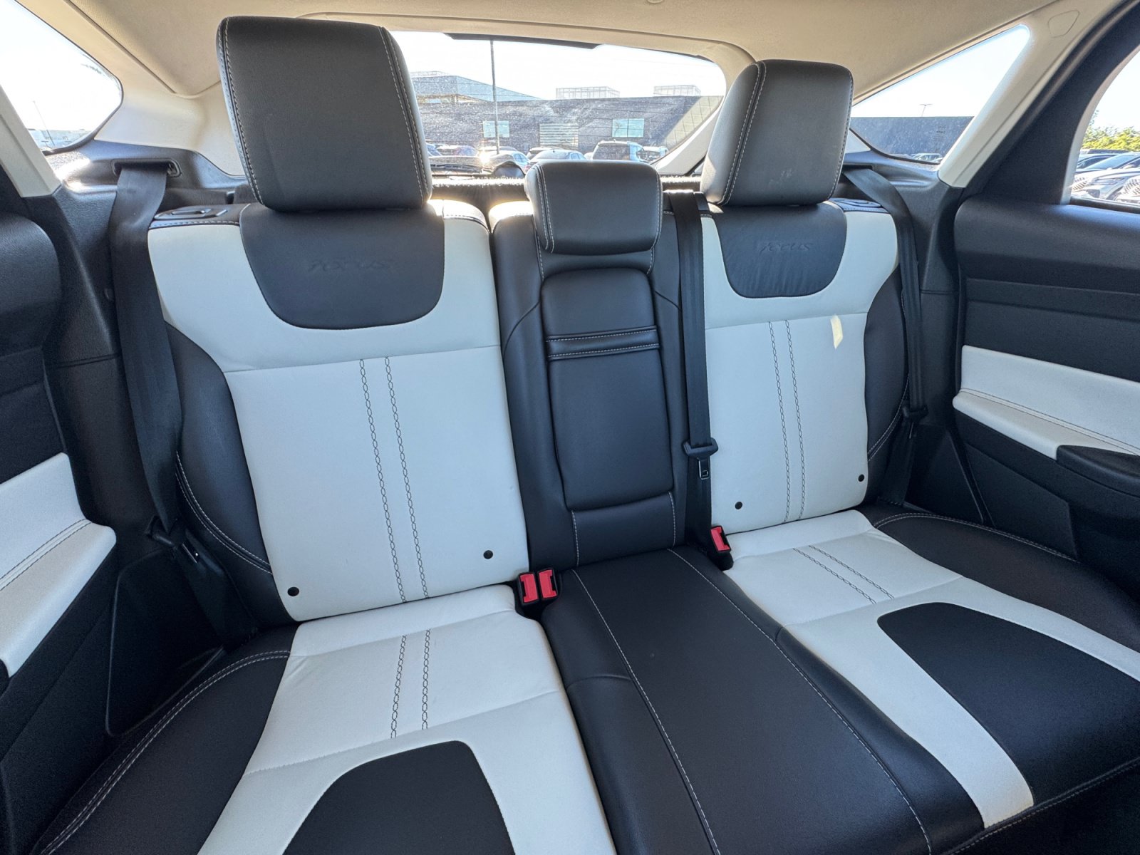 Used 2013 Ford Focus Titanium FWD image 18