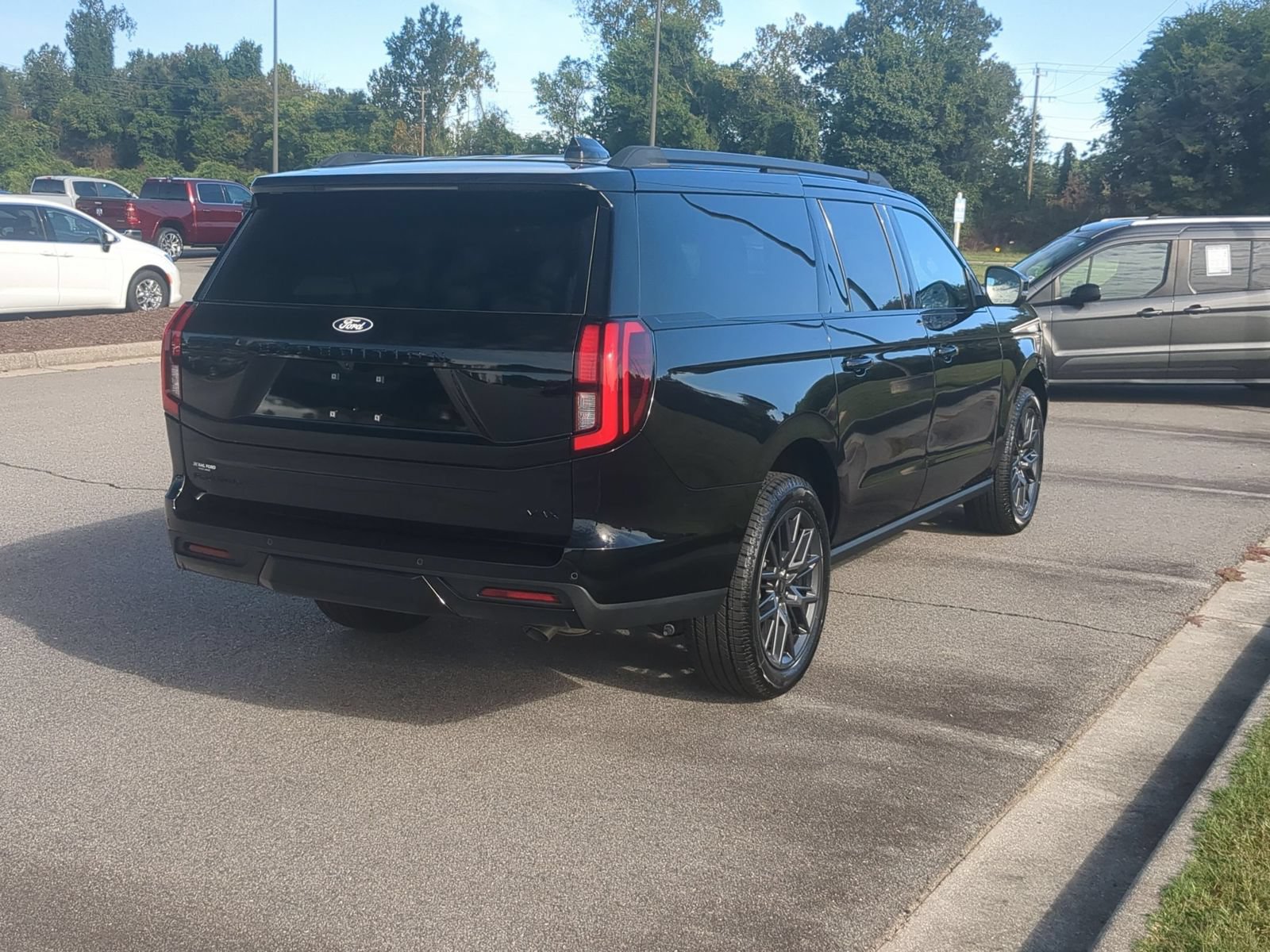 New 2027 Ford Expedition Max Platinum w/ Stealth Appearance Package AWD/4WD image 3