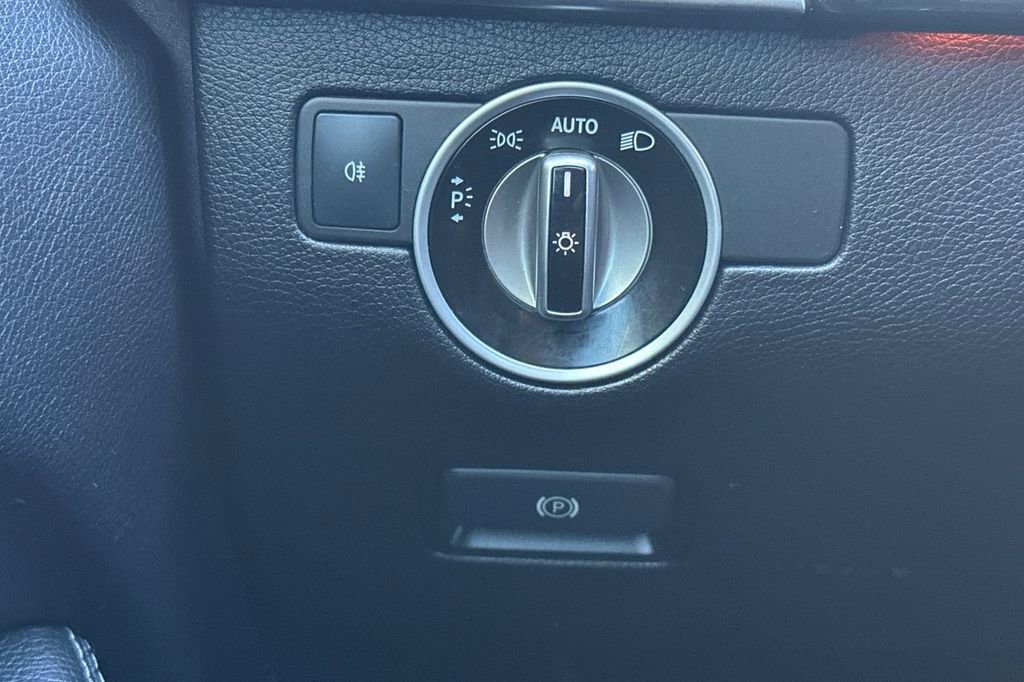 Used 2016 Mercedes-Benz GL 550 4MATIC image 31