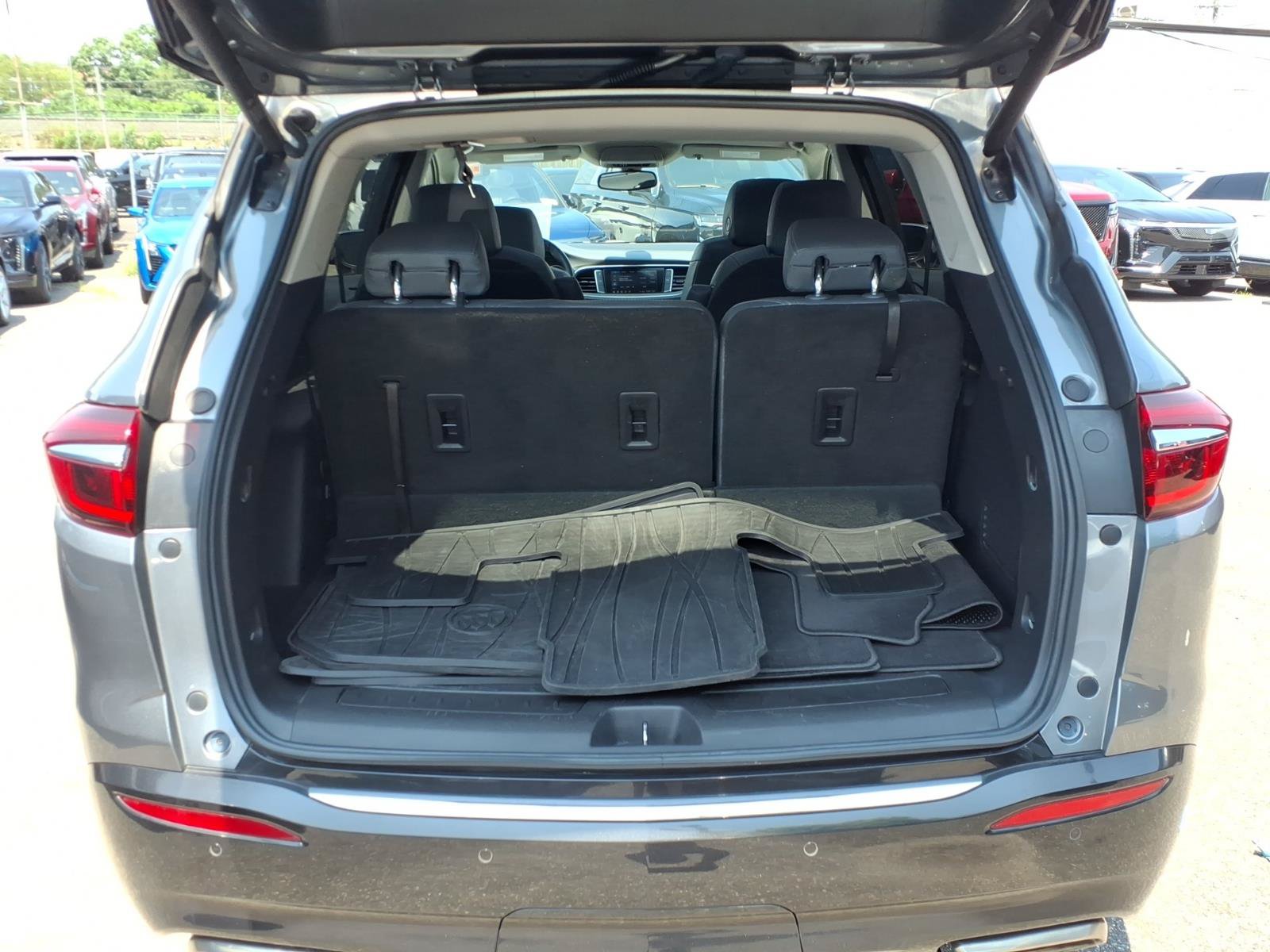 Used 2020 Buick Enclave Essence w/ Sound and Sites Package AWD/4WD image 11