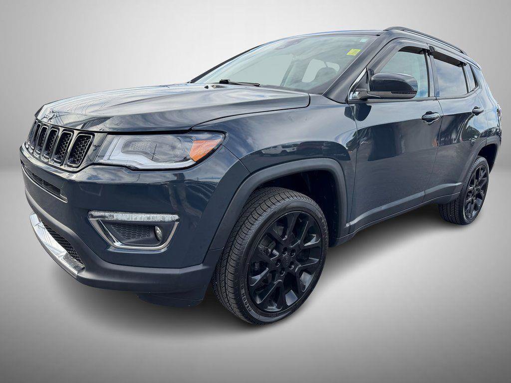 Used 2018 Jeep Compass Limited w/ Navigation Group AWD/4WD image 2