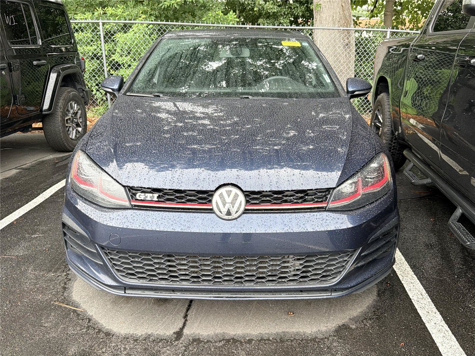 Used 2018 Volkswagen GTI SE FWD image 2