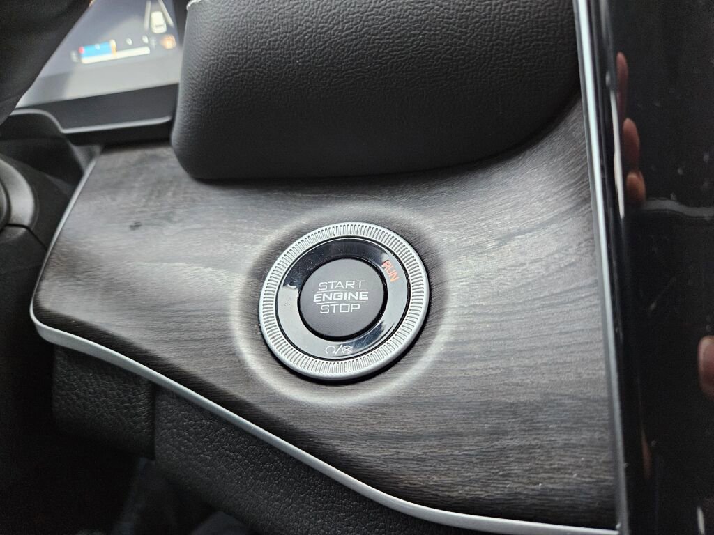 Used 2023 Jeep Grand Cherokee Limited w/ Luxury Tech Group II image 30