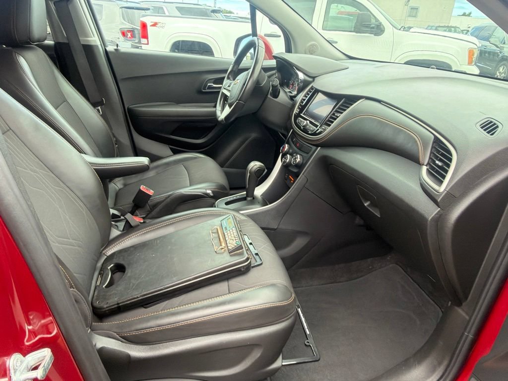 Used 2020 Chevrolet Trax LT w/ LT Convenience Package AWD/4WD image 22