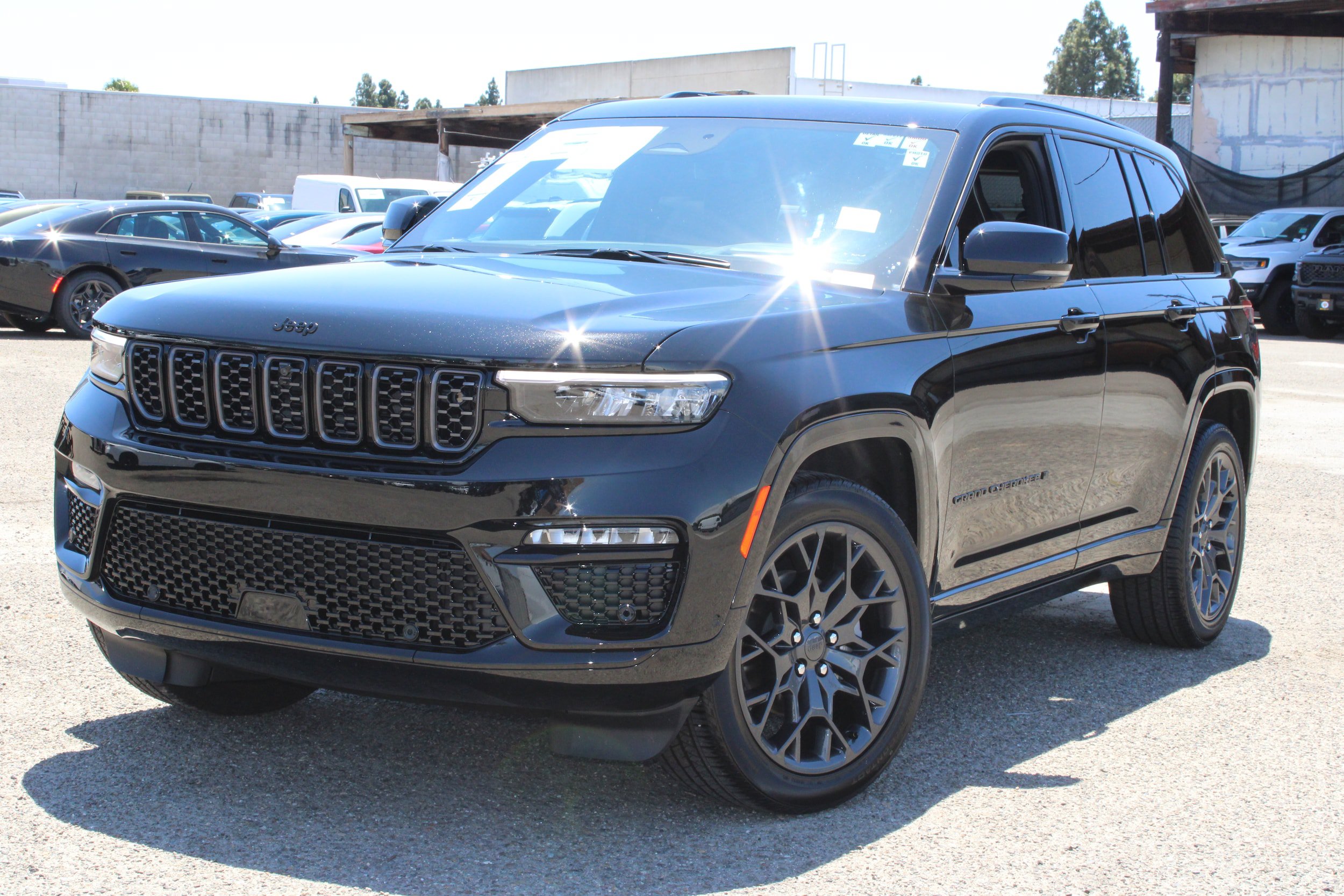 New 2025 Jeep Grand Cherokee Summit AWD/4WD image 10