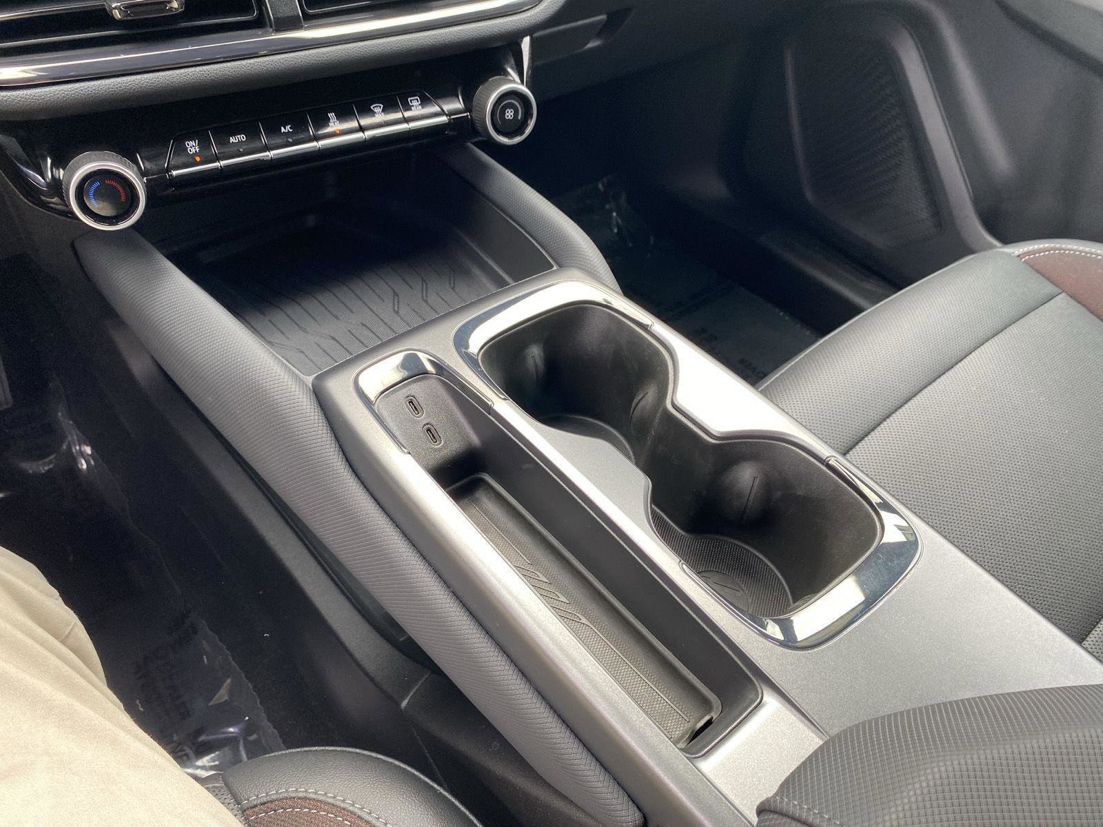 Used 2024 Chevrolet Equinox EV RS image 22