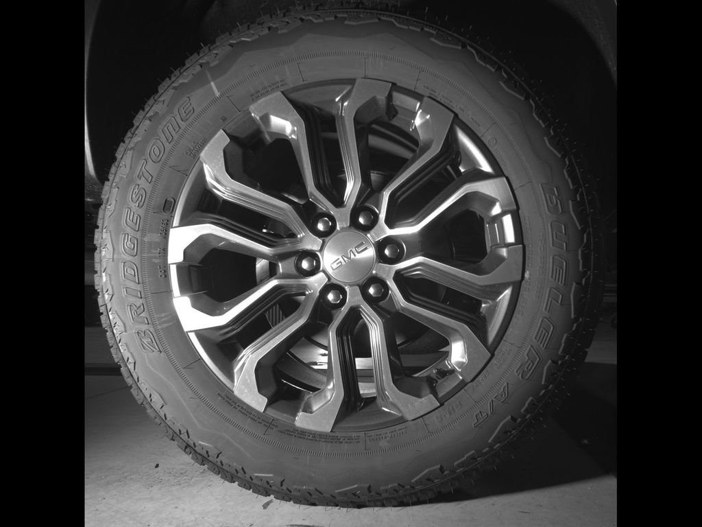 New 2026 GMC Canyon Denali w/ LPO, Black Badging Package AWD/4WD image 14