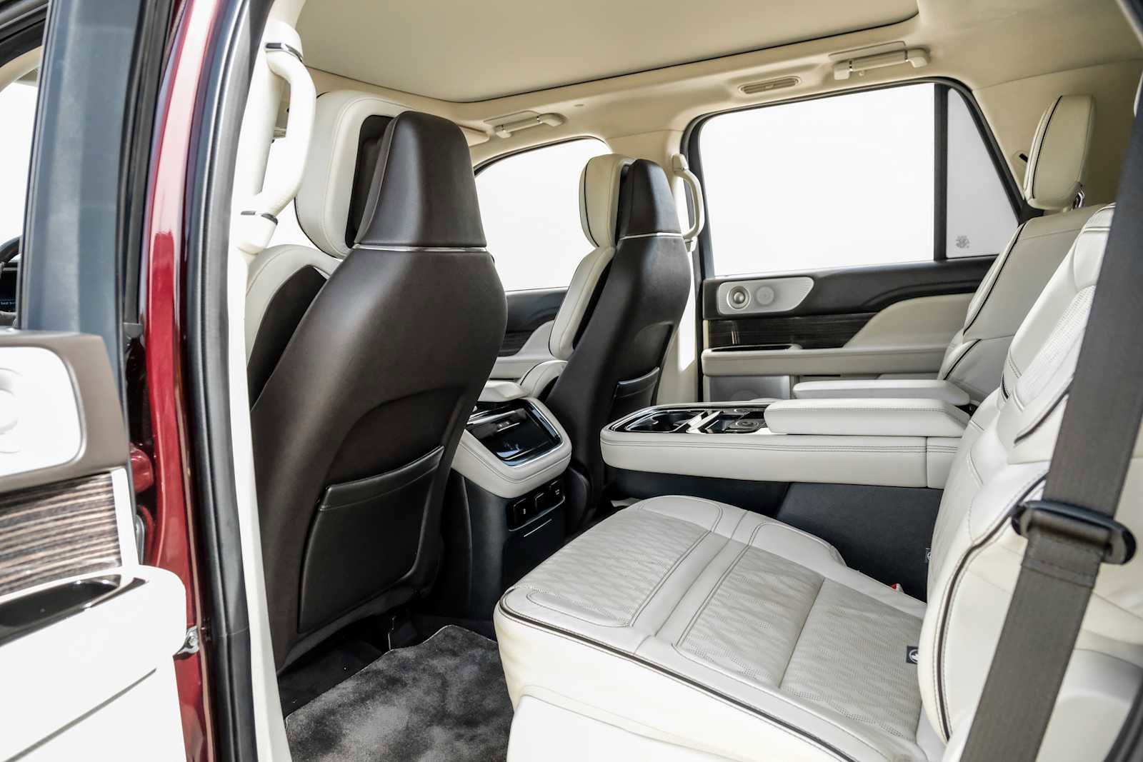 Used 2024 Lincoln Navigator Black Label AWD/4WD image 41