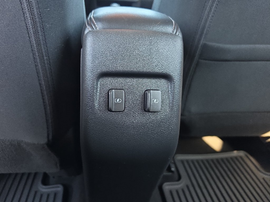 Used 2022 Nissan Kicks SV FWD image 19