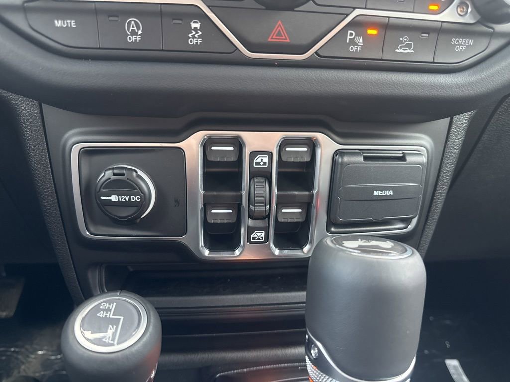 New 2025 Jeep Wrangler Unlimited Sahara AWD/4WD image 26
