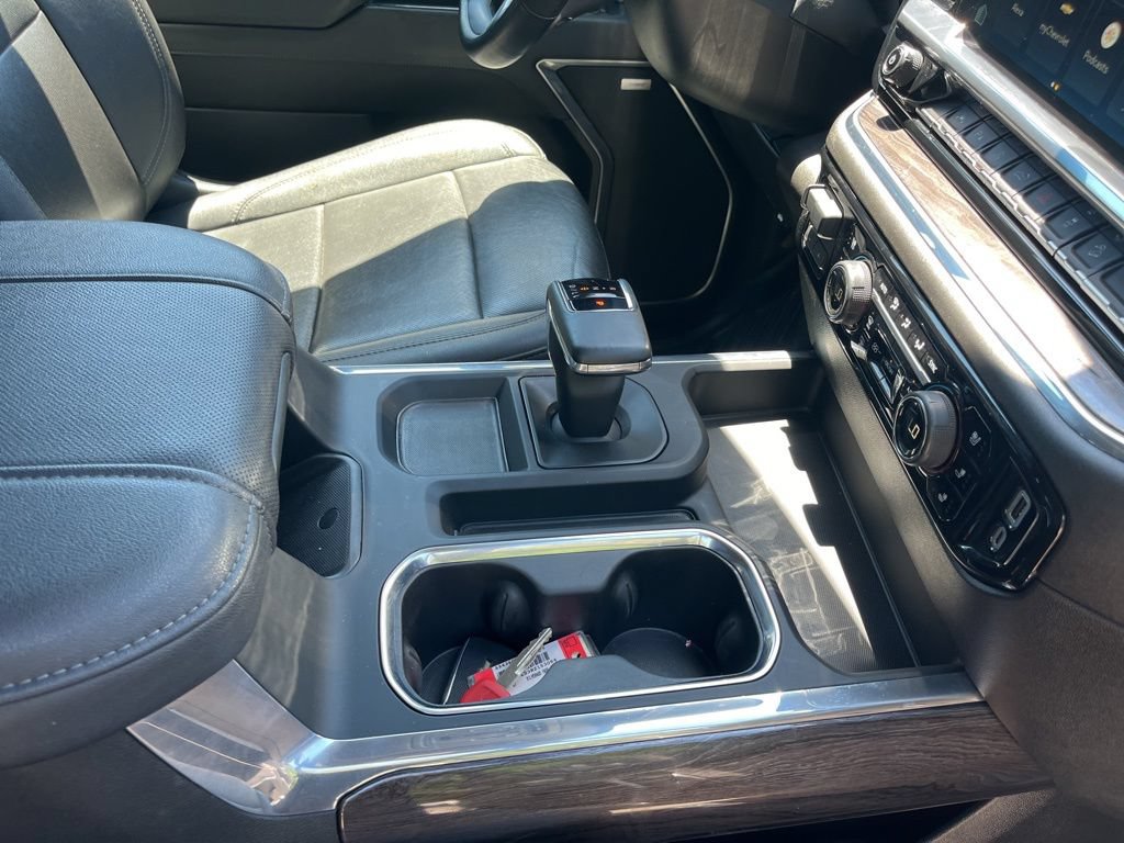 Used 2024 Chevrolet Silverado 1500 LTZ w/ LTZ Convenience Package II AWD/4WD image 28
