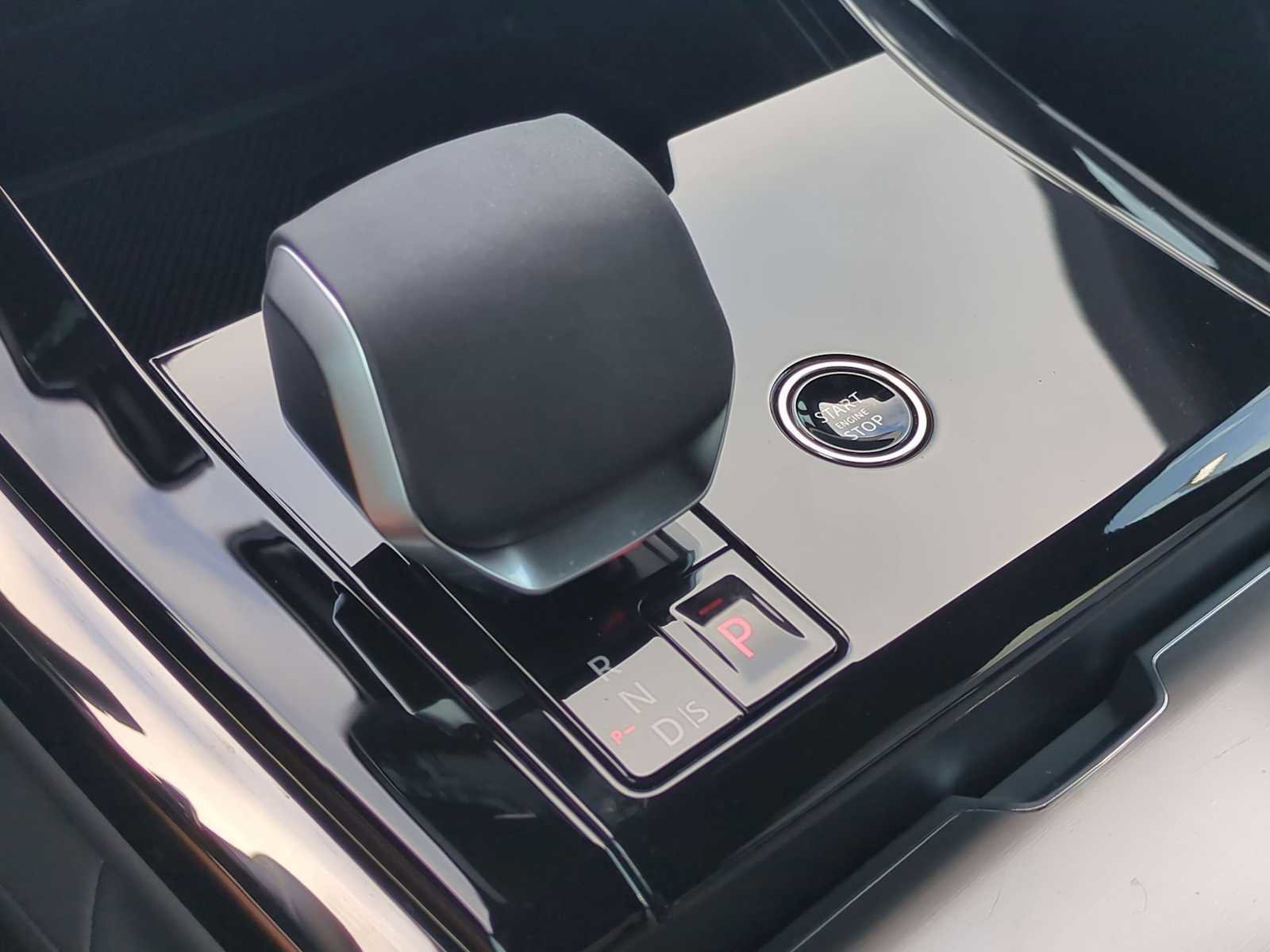 Used 2025 Land Rover Range Rover Sport Dynamic SE image 15