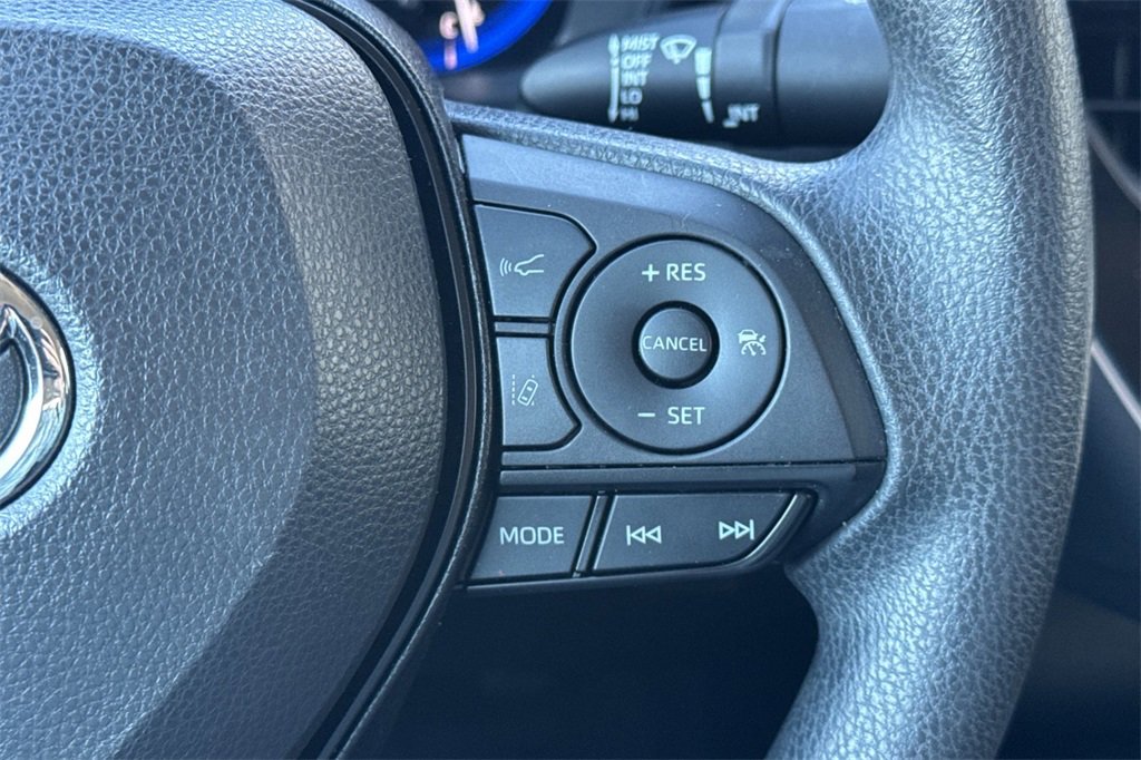 Used 2022 Toyota Corolla LE image 27