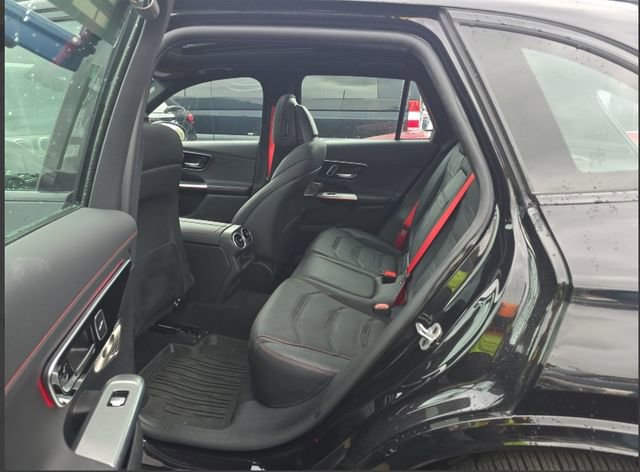 Used 2025 Mercedes-Benz GLC 43 AMG 4MATIC image 7