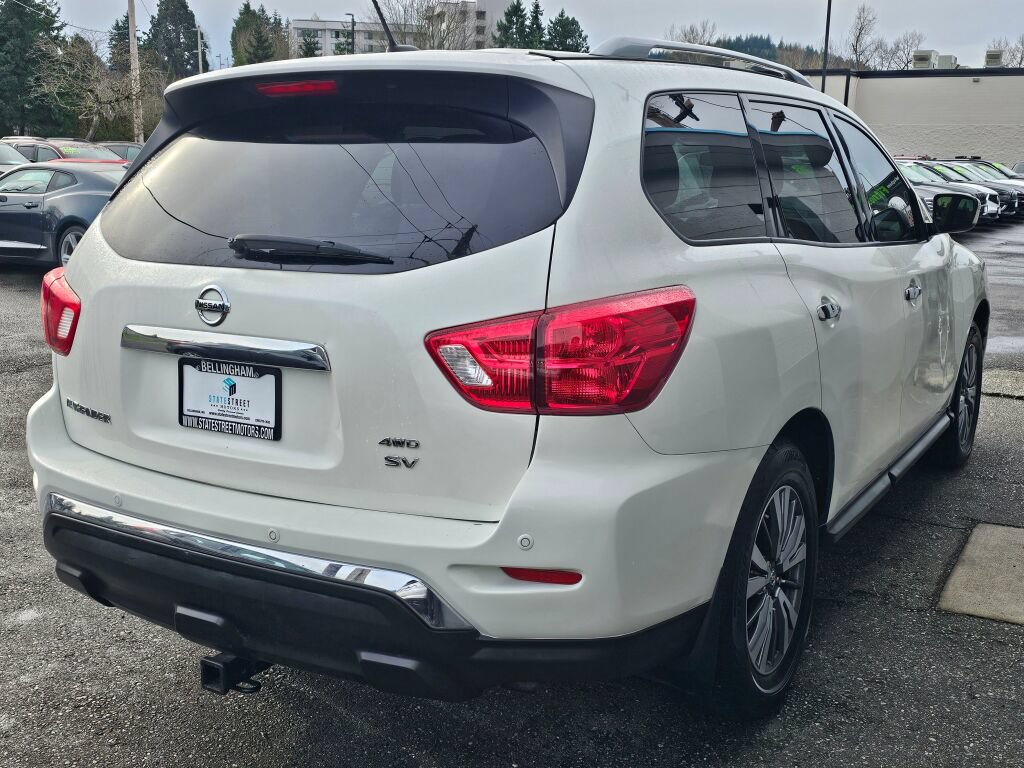 Used 2018 Nissan Pathfinder SV image 5