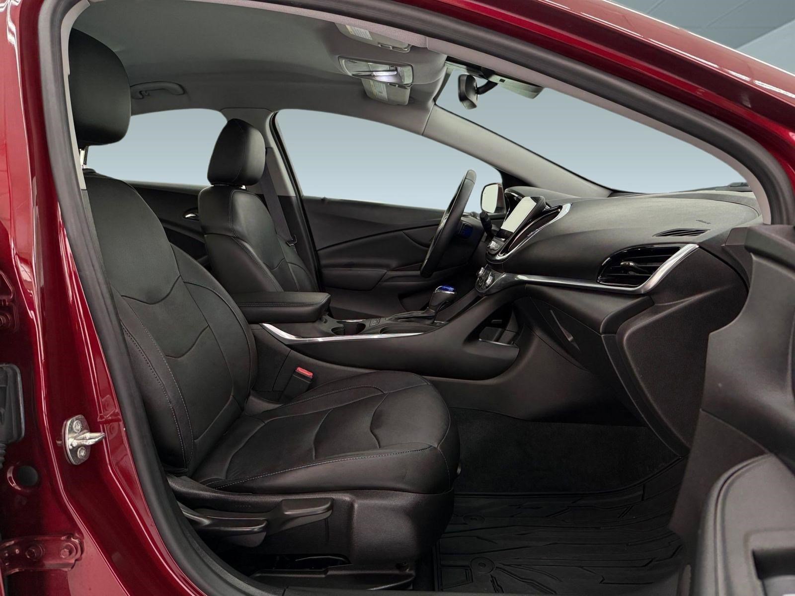 Used 2017 Chevrolet Volt Premier w/ Driver Confidence II Package image 23