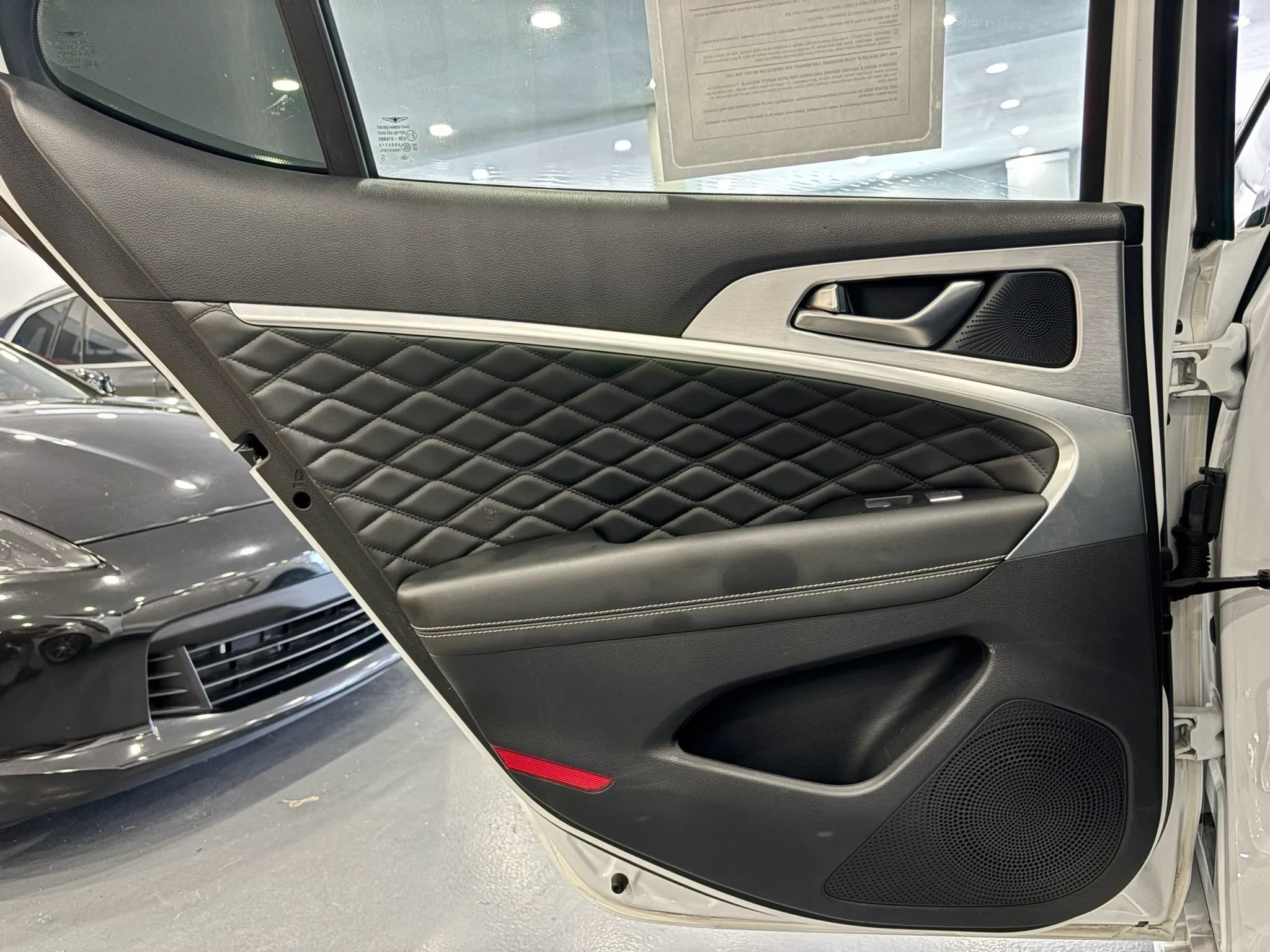 Used 2020 Genesis G70 2.0T w/ Prestige Package RWD image 43