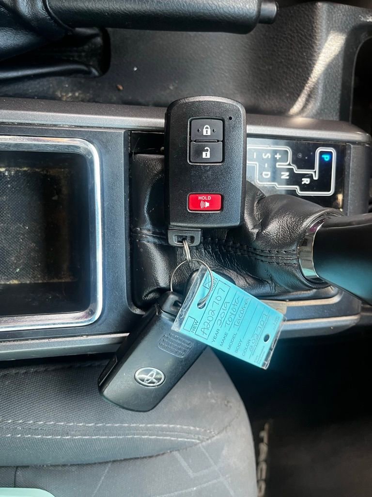 Used 2019 Toyota Tacoma TRD Off-Road image 17