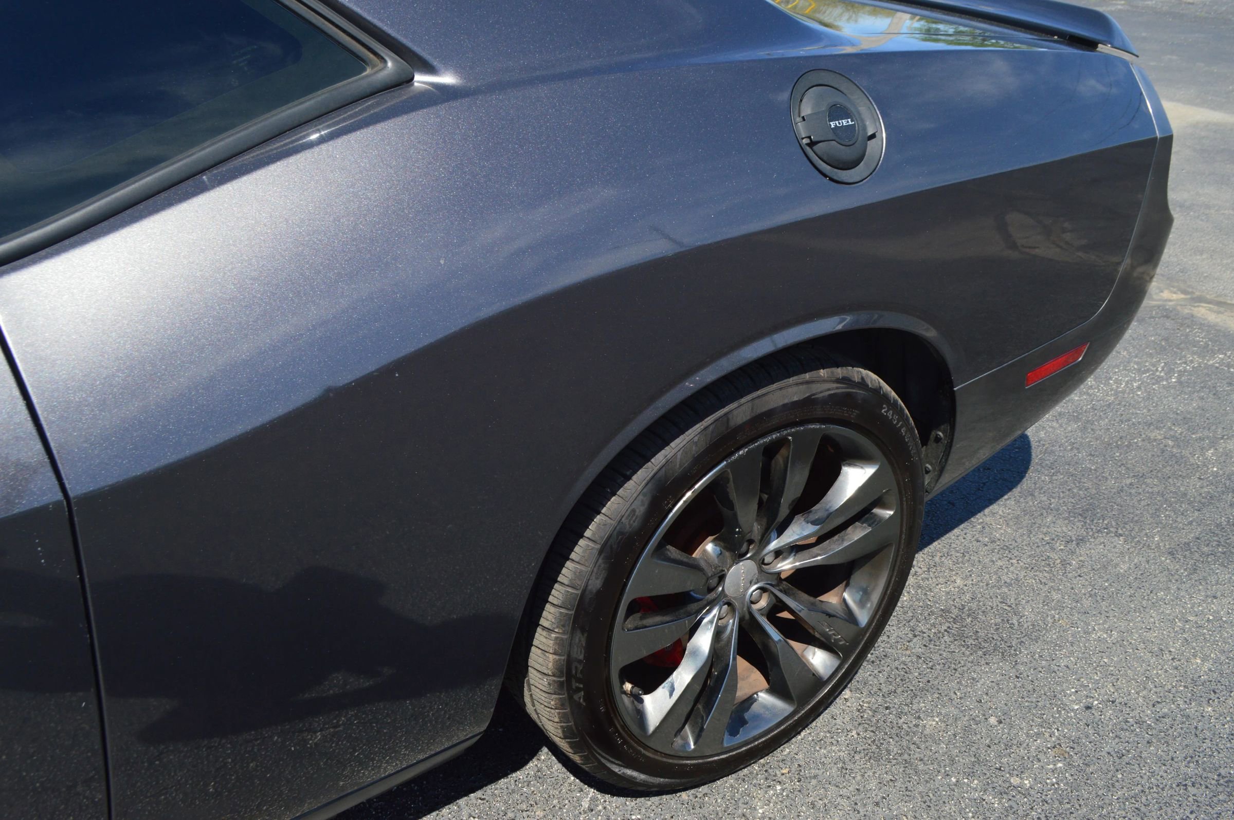 Used 2014 Dodge Challenger SRT8 w/ Harman/Kardon Audio Group RWD image 4