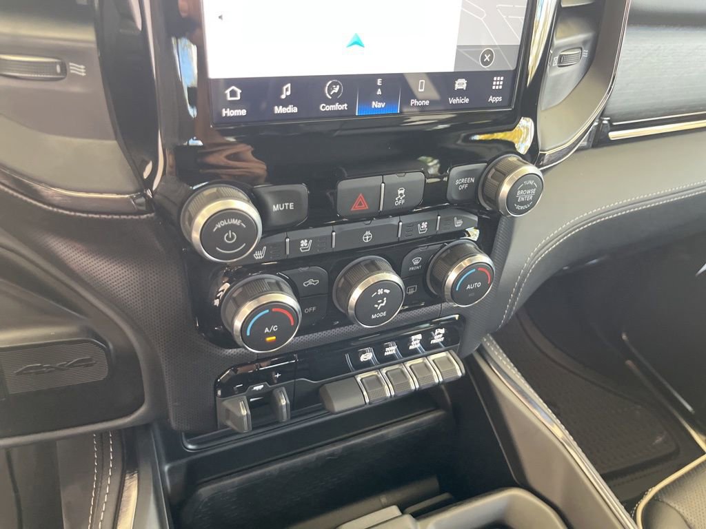 New 2023 RAM 2500 Limited image 40