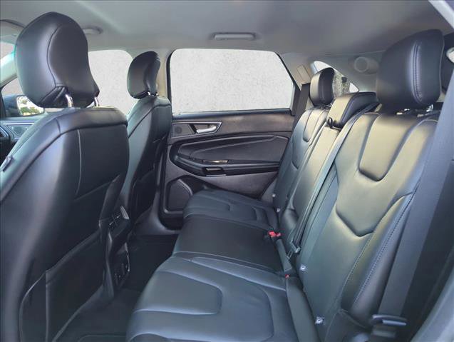 Used 2019 Ford Edge Titanium image 19