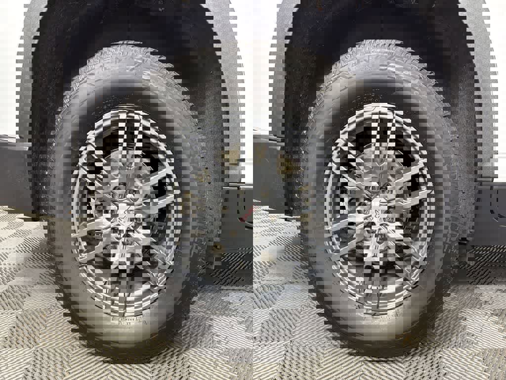 New 2025 GMC Acadia Elevation image 31