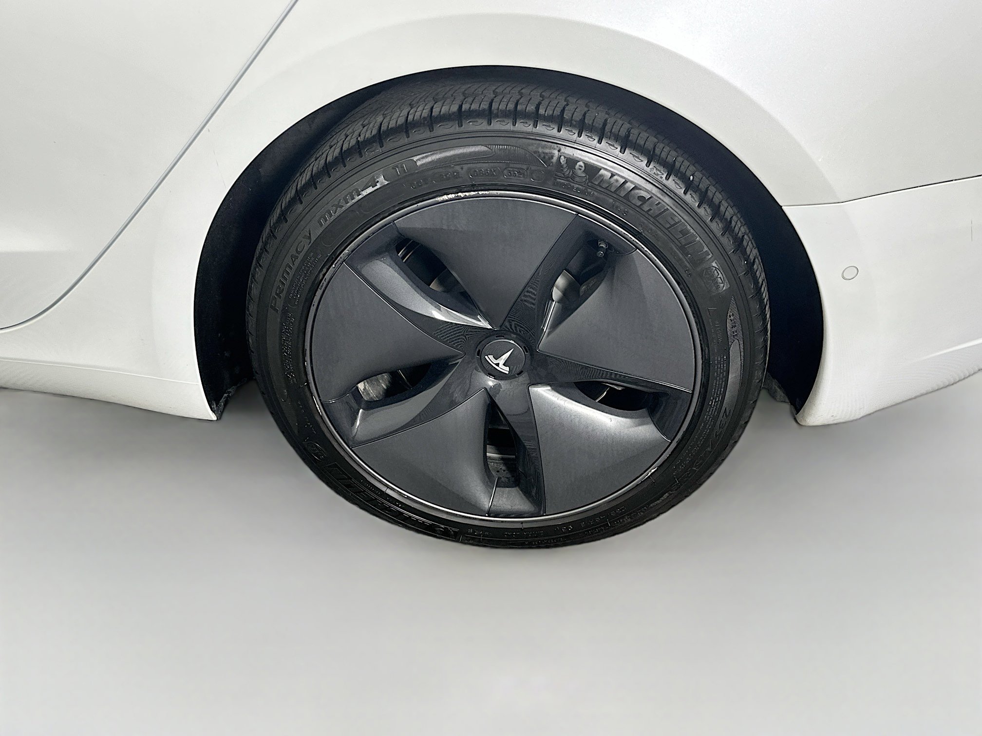 Used 2018 Tesla Model 3 Long Range AWD/4WD image 11
