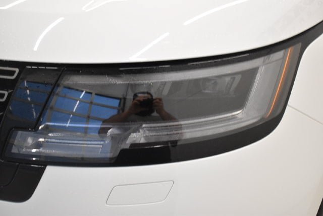 Used 2023 Land Rover Range Rover SE AWD/4WD image 15