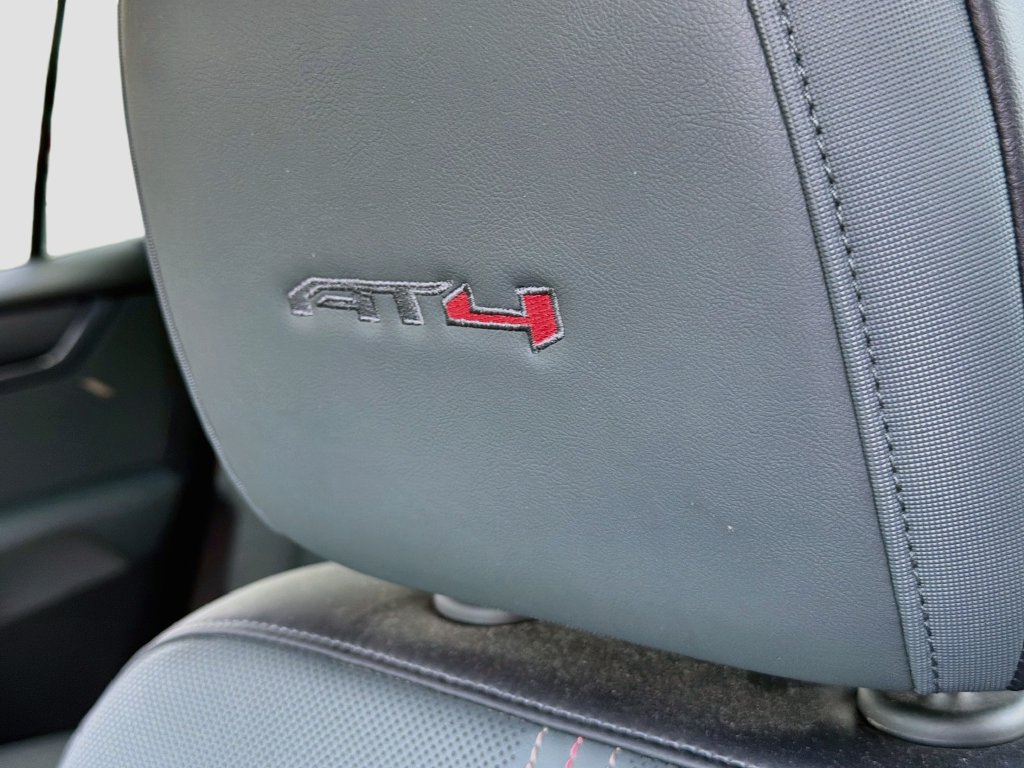 Used 2025 GMC Acadia AT4 AWD/4WD image 11