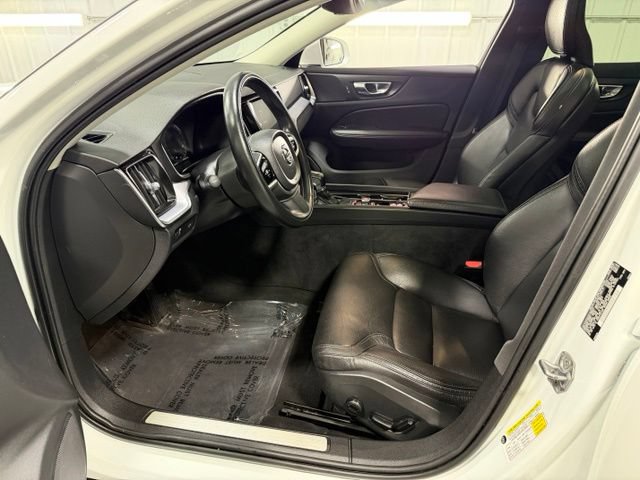 Used 2020 Volvo V60 T5 Cross Country w/ Protection Package Premier AWD/4WD image 12