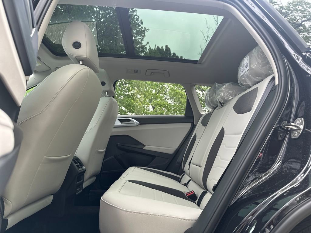 New 2026 Volkswagen Taos SE AWD/4WD image 18