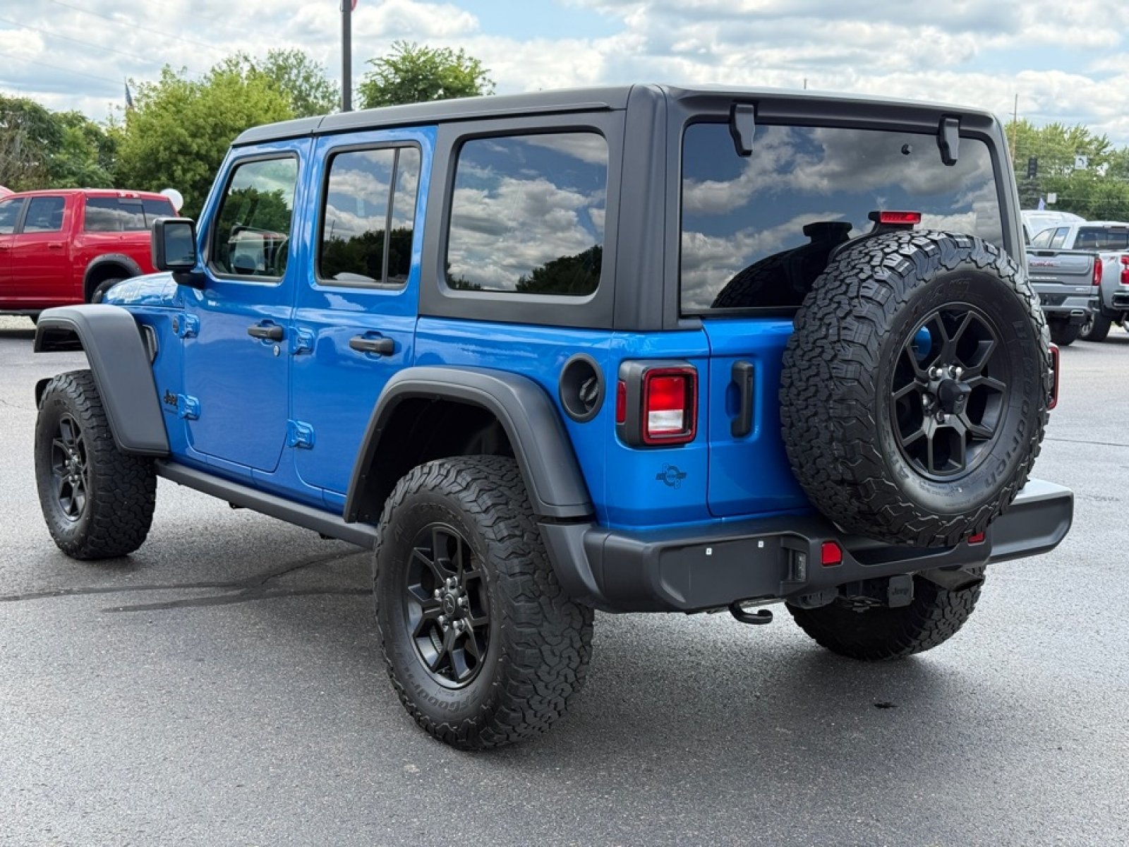 Used 2024 Jeep Wrangler Unlimited Sport AWD/4WD image 6