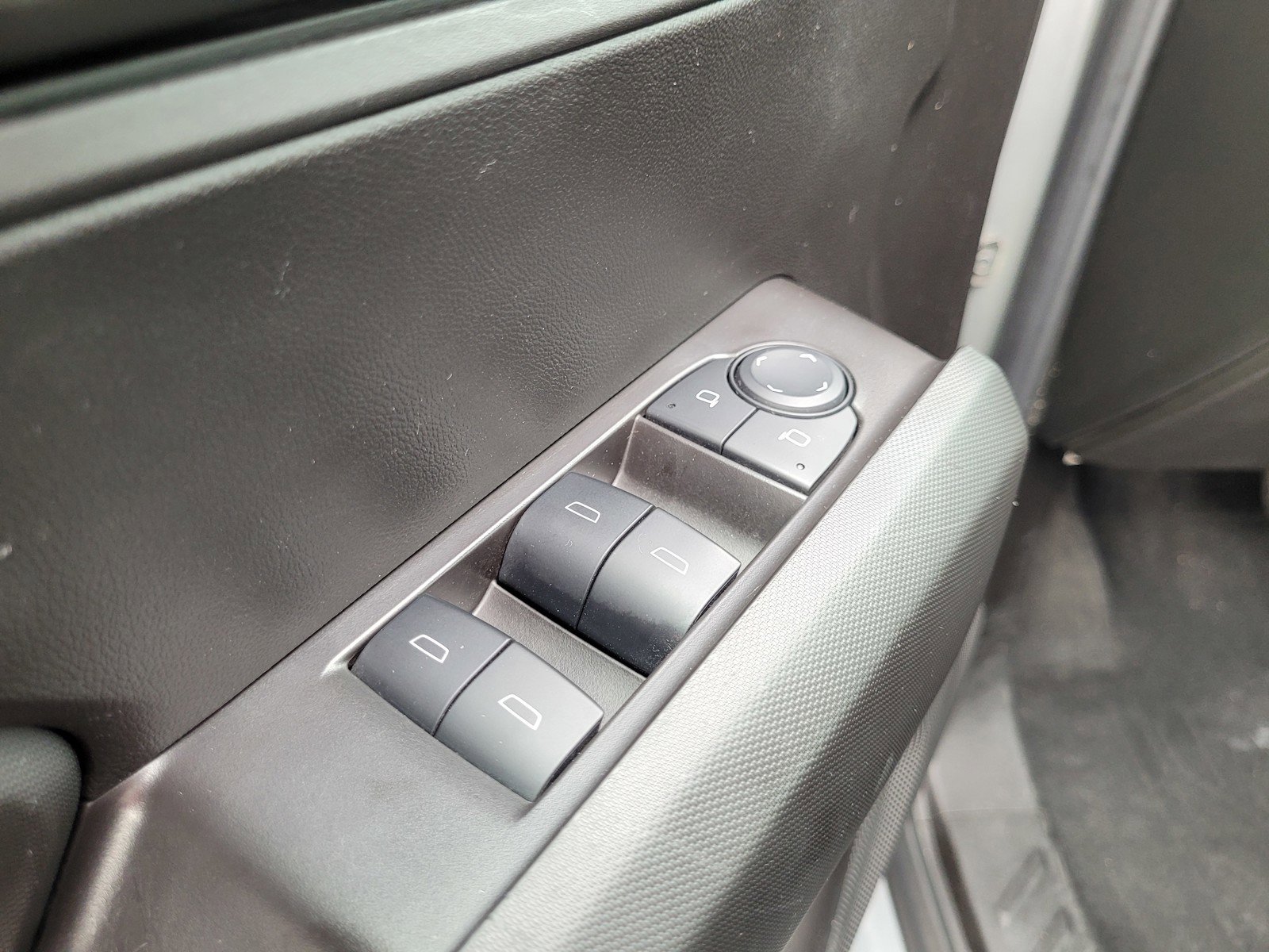 Used 2024 Chevrolet Colorado W/T image 25