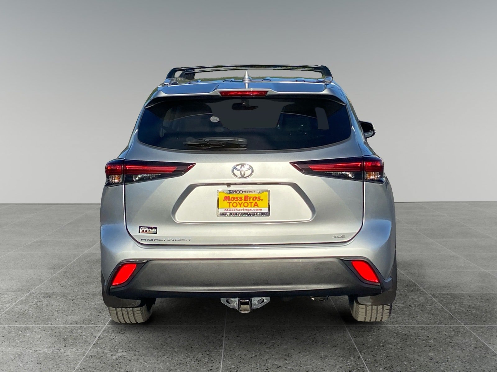 Used 2024 Toyota Highlander XLE FWD image 4