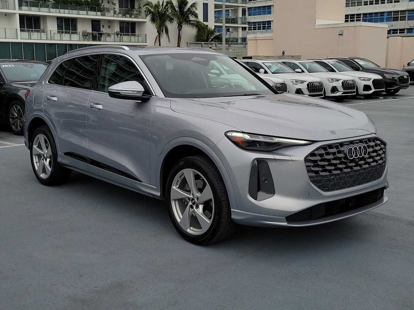 Certified 2025 Audi Q5 Premium Plus AWD/4WD image 8