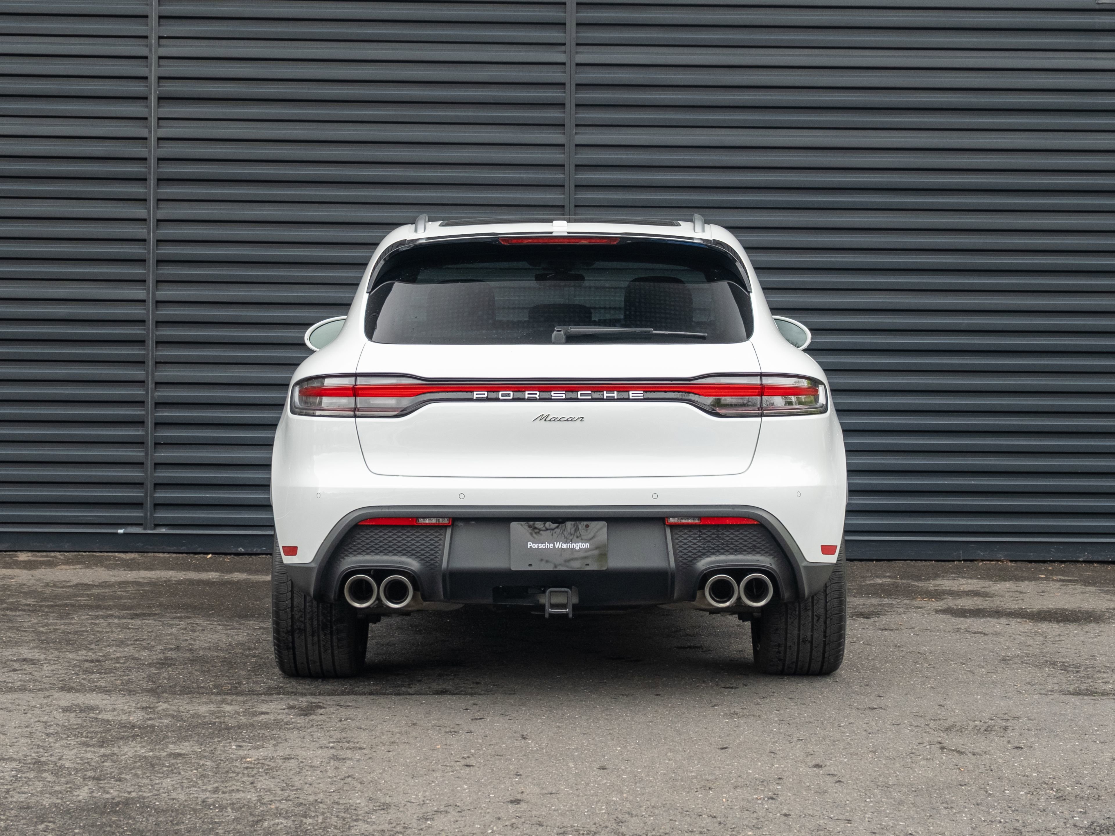 Certified 2023 Porsche Macan AWD/4WD image 7