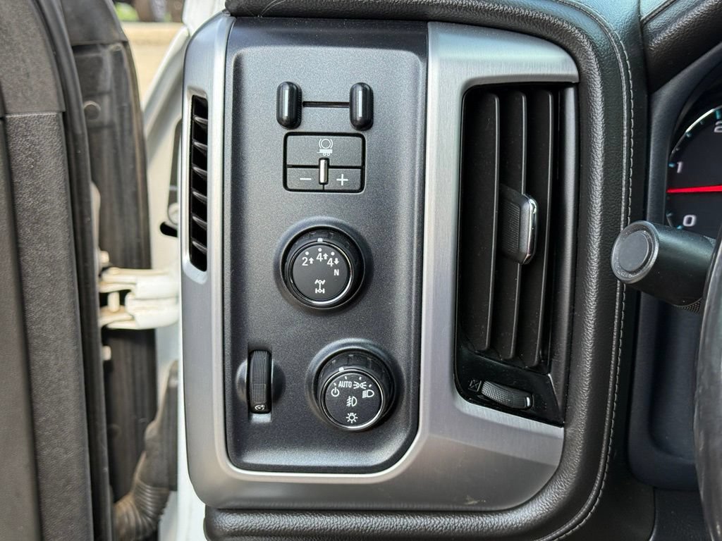 Used 2019 GMC Sierra 2500 SLT w/ Duramax Plus Package AWD/4WD image 19