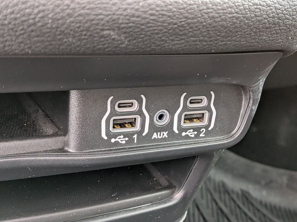 Used 2023 Chrysler Pacifica Touring-L w/ S Appearance Package image 23