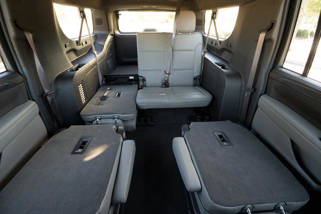 Used 2023 GMC Yukon XL SLT image 29